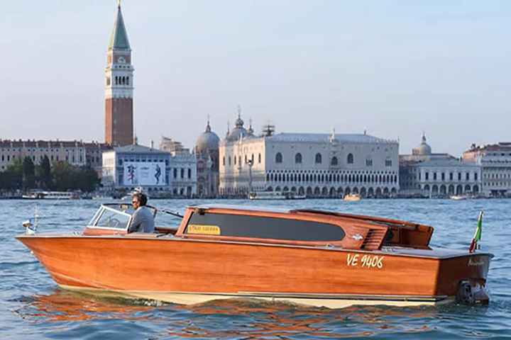 Luxury Water Taxi in Venice